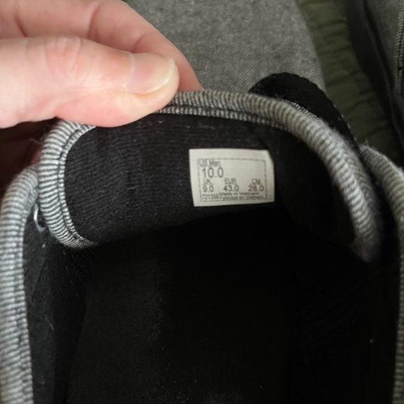 Vans Gray Canvas Low-Top Sneakers Men’s Size 10 - Picture 8 of 8